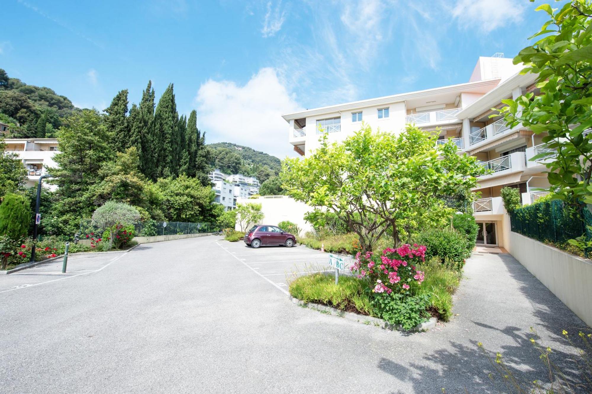 Pierre De Gemmes - Agreable Deux Pieces - - Parking Gratuit Appartement