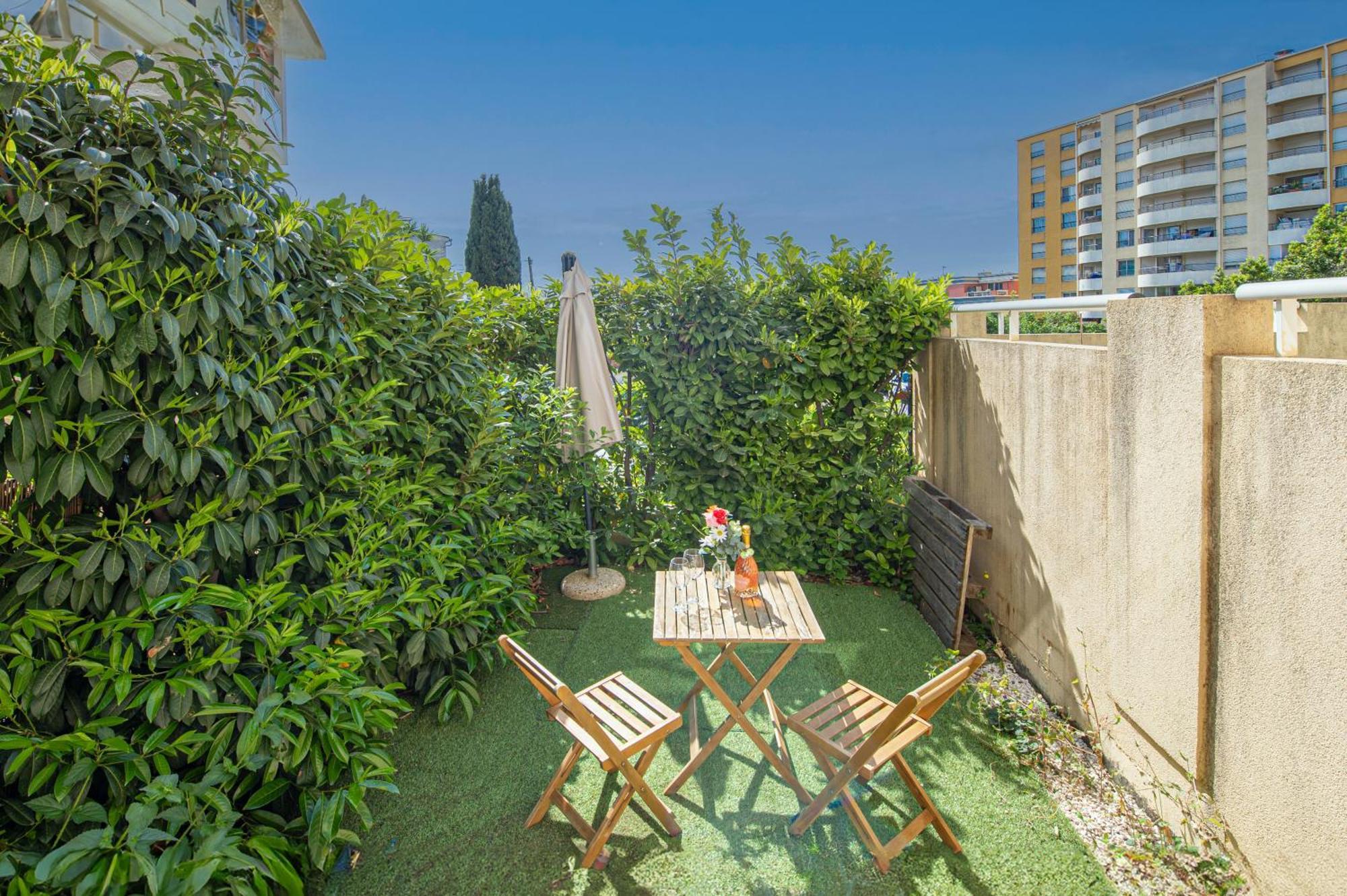 Appartement Pierre De Gemmes - Agreable Deux Pieces - - Parking Gratuit Menton
